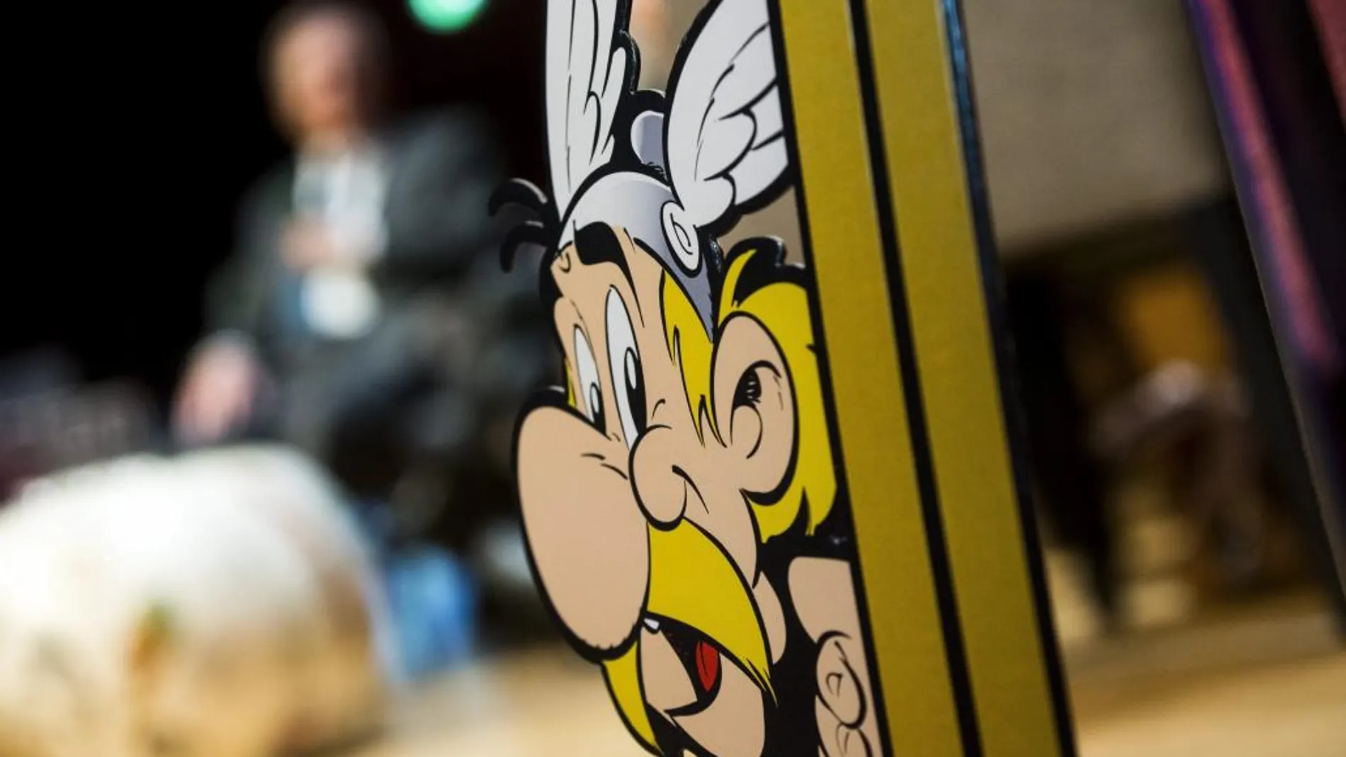 Retrato de Asterix durante una rueda de prensa para presentar el 36º álbum de las aventuras de la pareja de galos
