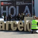 Preparativos para el Mobile World Congress (MWC), el congreso mundial de telefonía móvil que mañana se inaugura en la Feria de Barcelona.