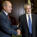 Los expresidentes de la Junta de Andalucía Manuel Chaves y José Antonio Griñán