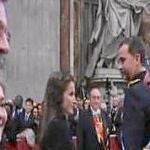Mariano Rajoy y su esposa, Elvira Fernández, saludan al Papa tras la misa de inicio de Pontificado