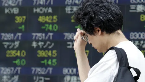 Las bolsas chinas sufren su peor caída en ocho años