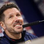 El entrenador del Atlético de Madrid Diego Simeone durante la rueda de prensa posterior al entrenamiento del equipo en la Ciudad Deportiva de Majadahonda