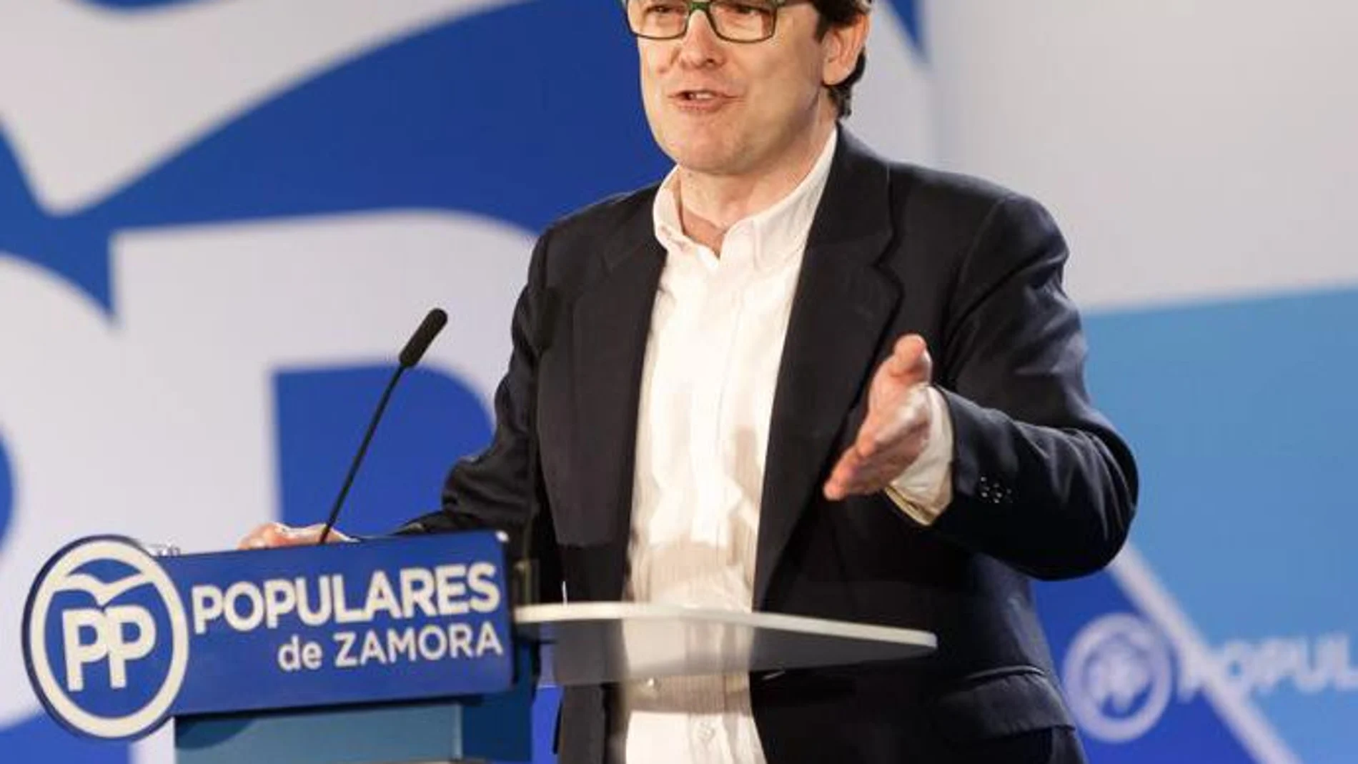 El presidente del PP de Castilla y León, Alfonso Fernández Mañueco, en la convención sobre el medio rural celebrada por su partido en Zamora