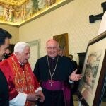 Sarkozy hizo varios regalos al Papa en su visita al Vaticano