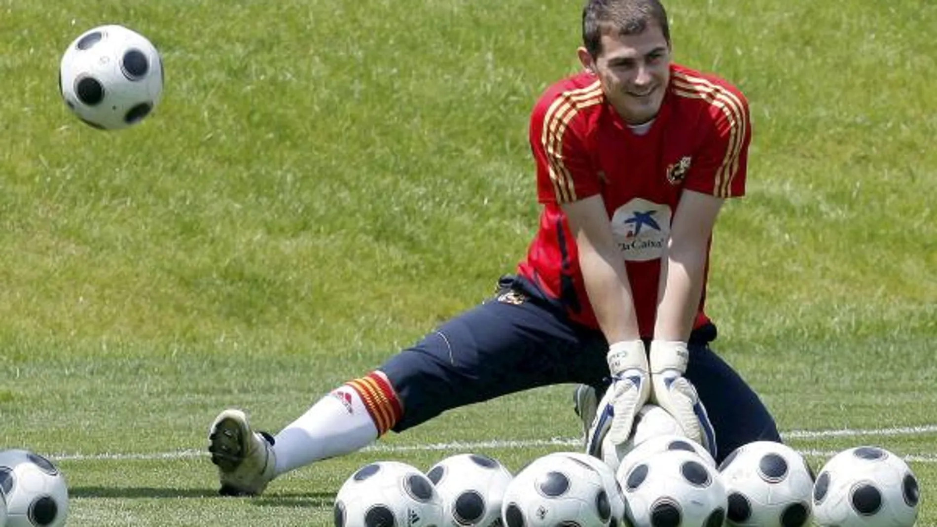 Iker Casillas encabeza el proyecto «Paremos la pobreza infantil»