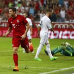 Robert Lewandowski celebra el gol