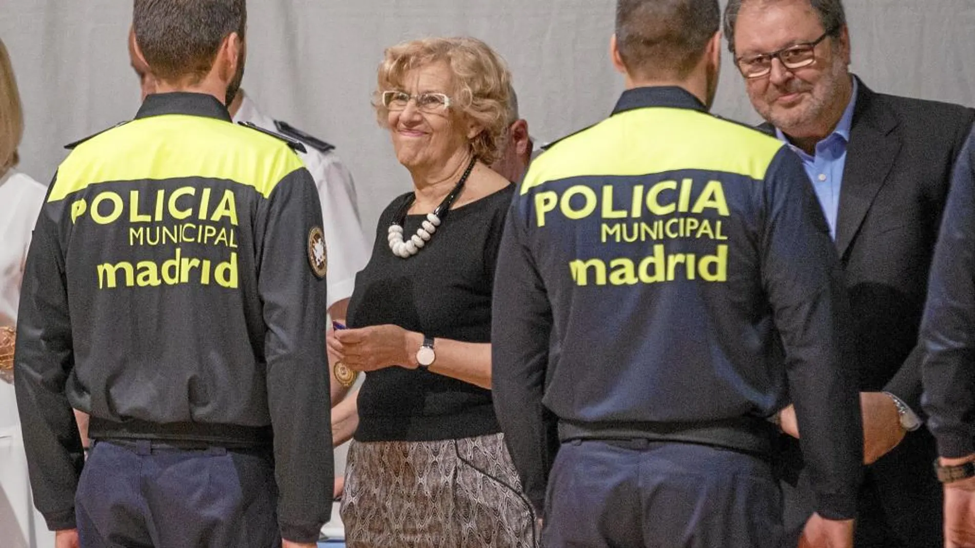 Carmena y Barbero en el patrón de la Policía Municipal, el 24 de junio