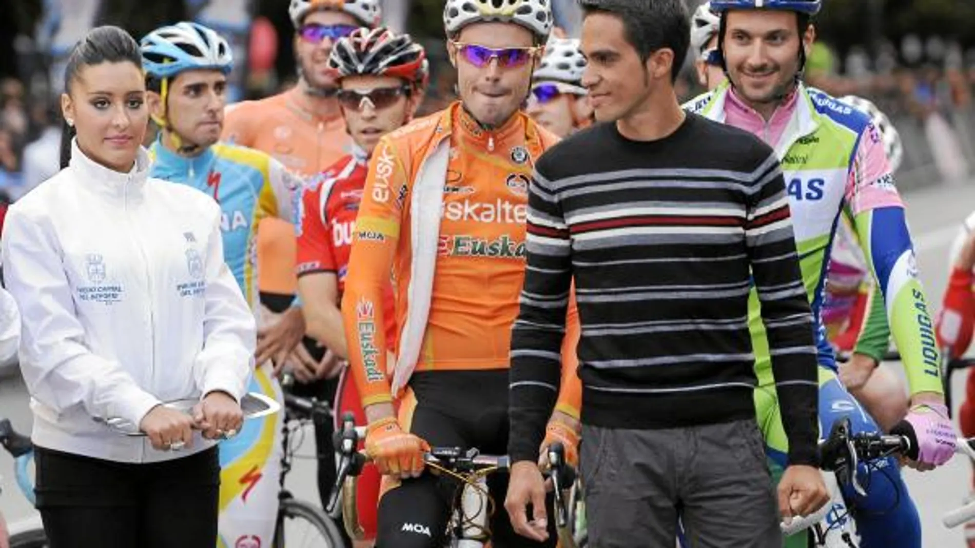 Alberto Contador, vestido de calle, durante el homenaje a Chechu Rubiera en noviembre