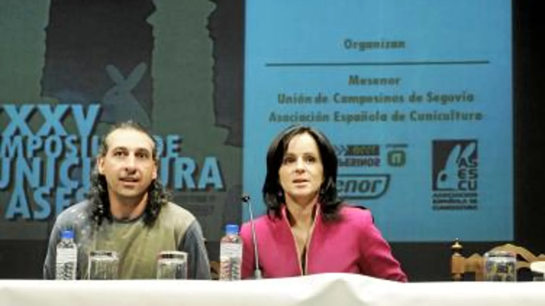 Silvia Clemente y Palacín participan en el Symposium de Cunicultura