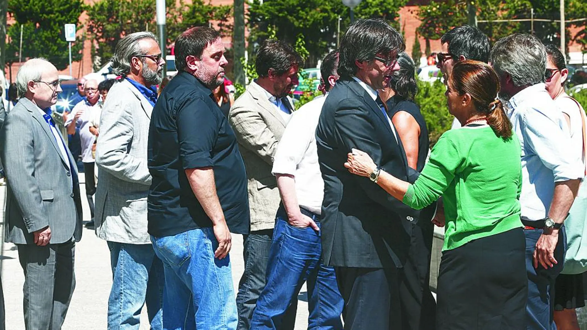Junqueras y Puigdemont acudieron al tanatorio de Les Corts de Barcelona, donde se celebró el funeral del histórico dirigente de ERC Jordi Carbonell.
