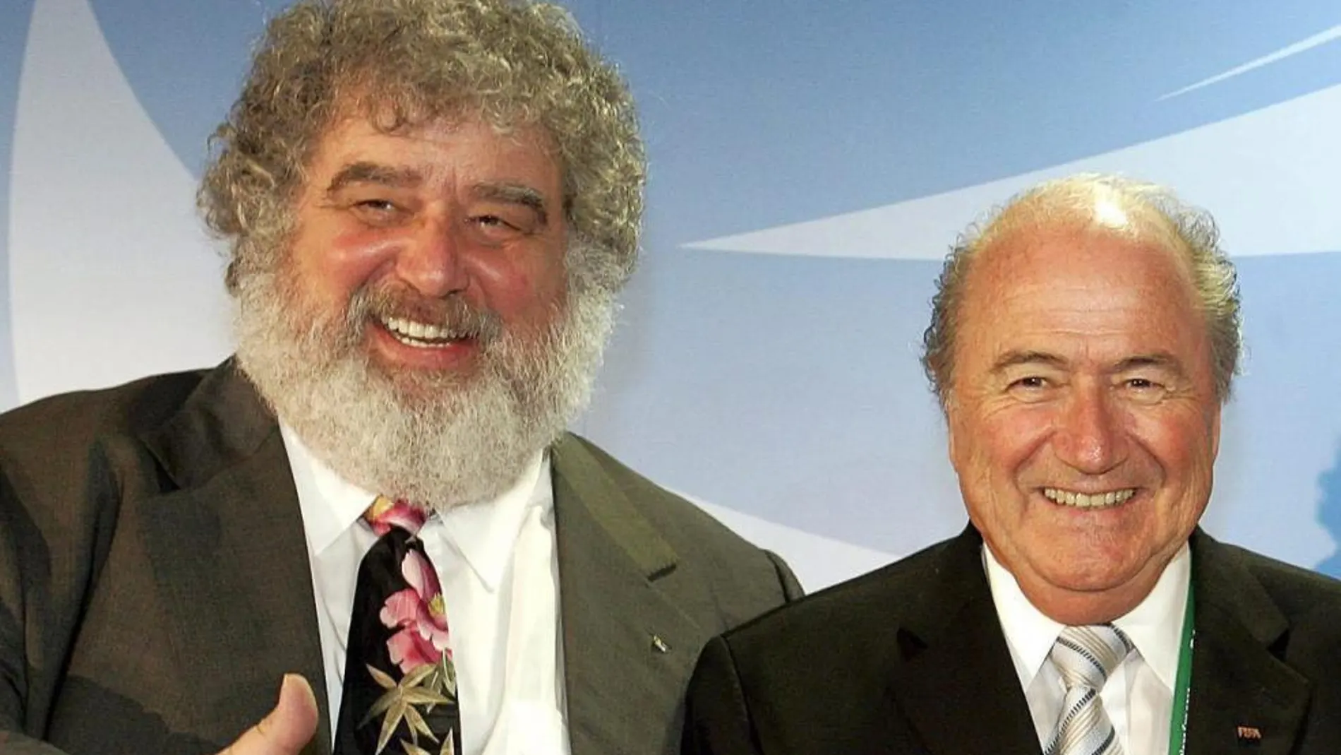 Chuck Blazer, ex secretario general de la La Confederación de América del Norte, Central y el Caribe (CONCACAF), junto a Blatter