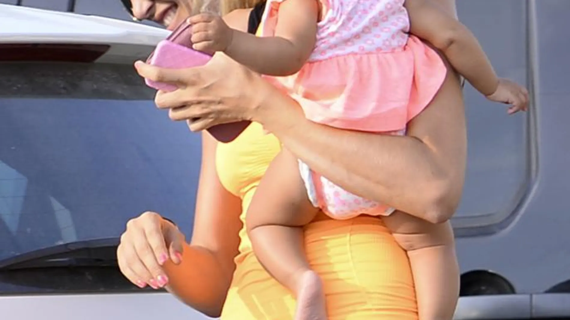 Esther Cañadas y su hija Galia en Ibiza