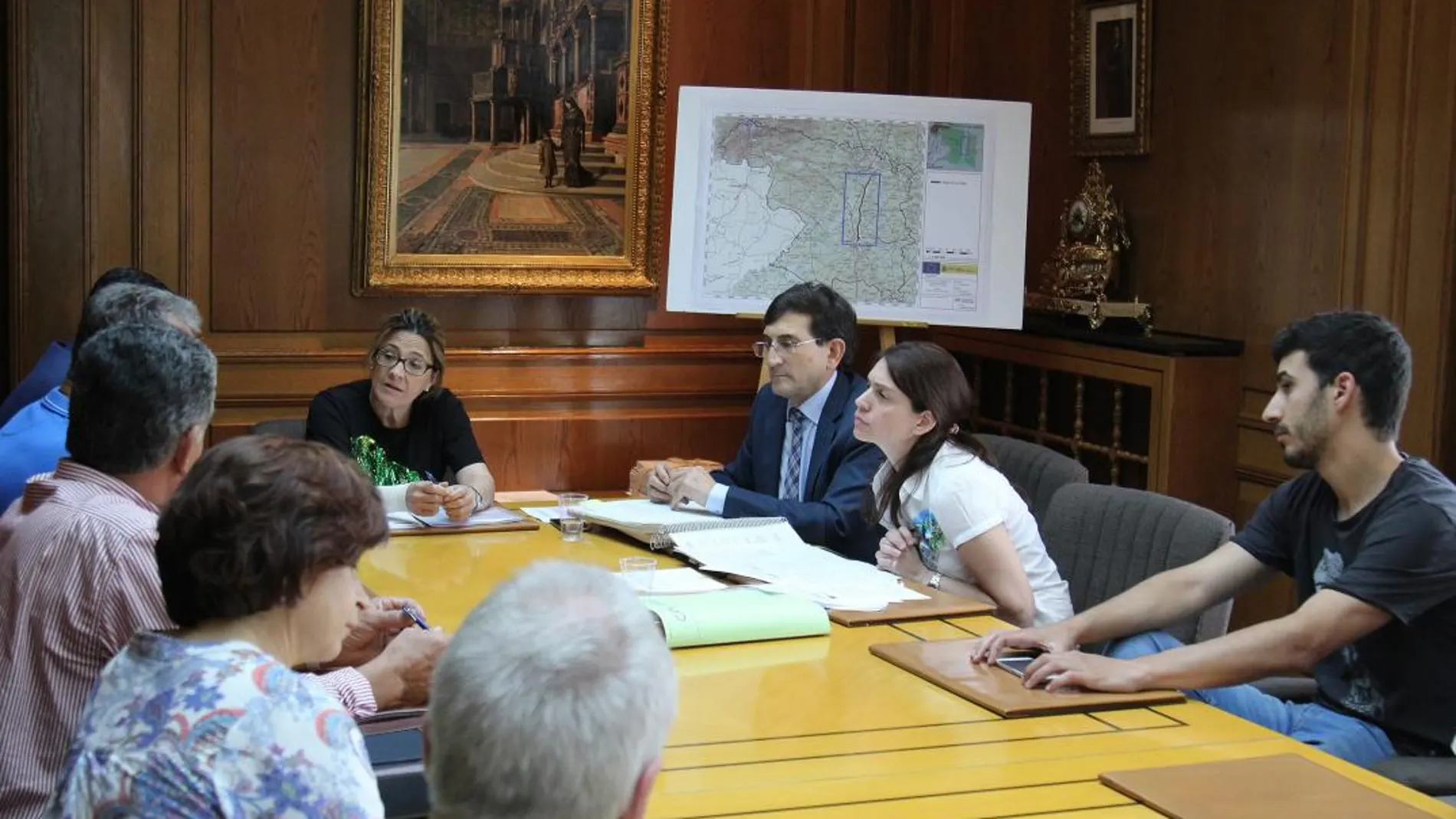 Mayte Martín junto con los alcaldes de los municipios que impulsan este Camino