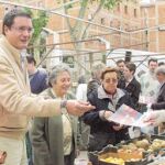 Óscar López ve con buenos ojos la unión de cajas de Ávila y Segovia se unan