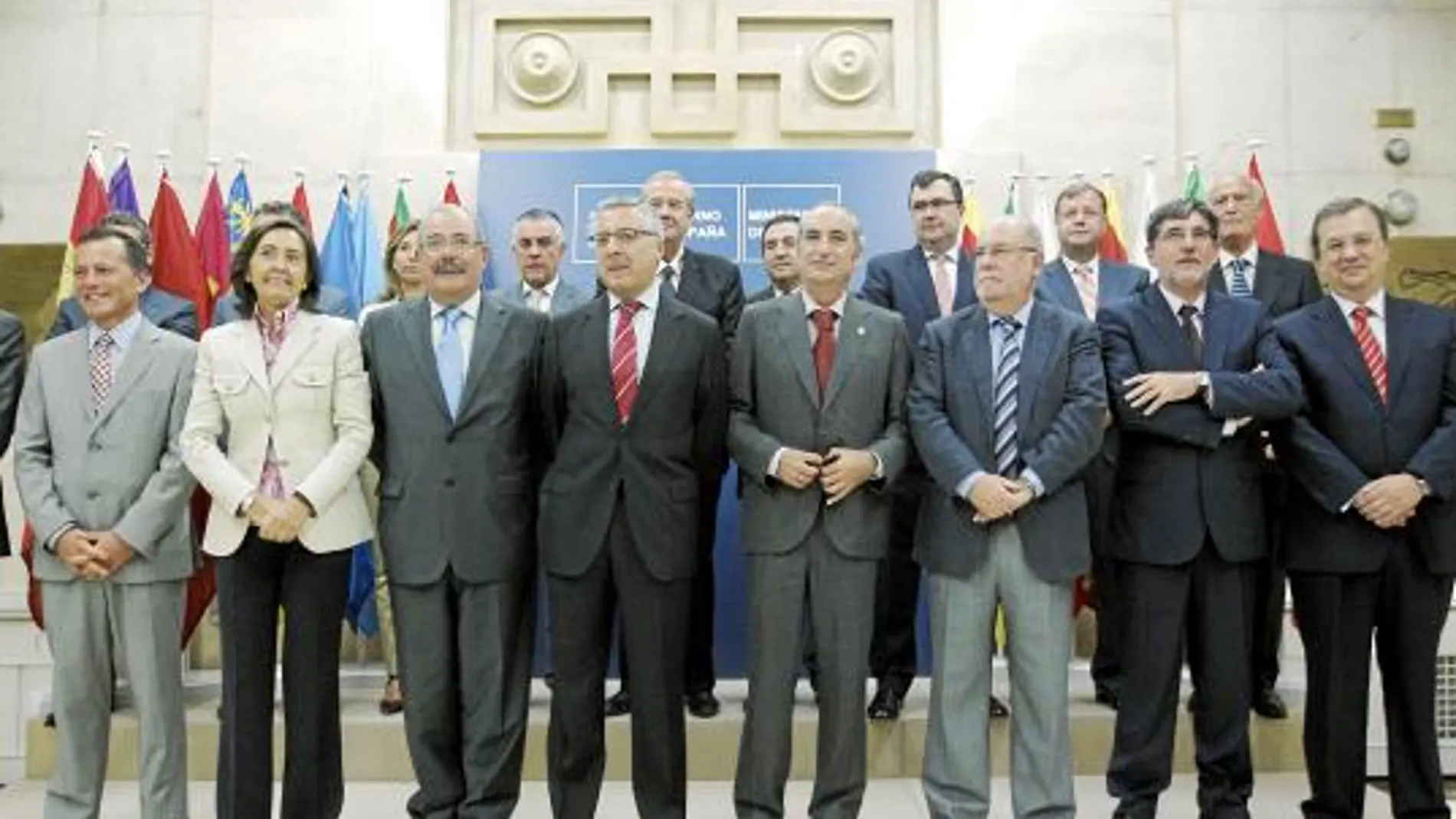 Ballesta exige a Fomento que garantice la llegada del AVE