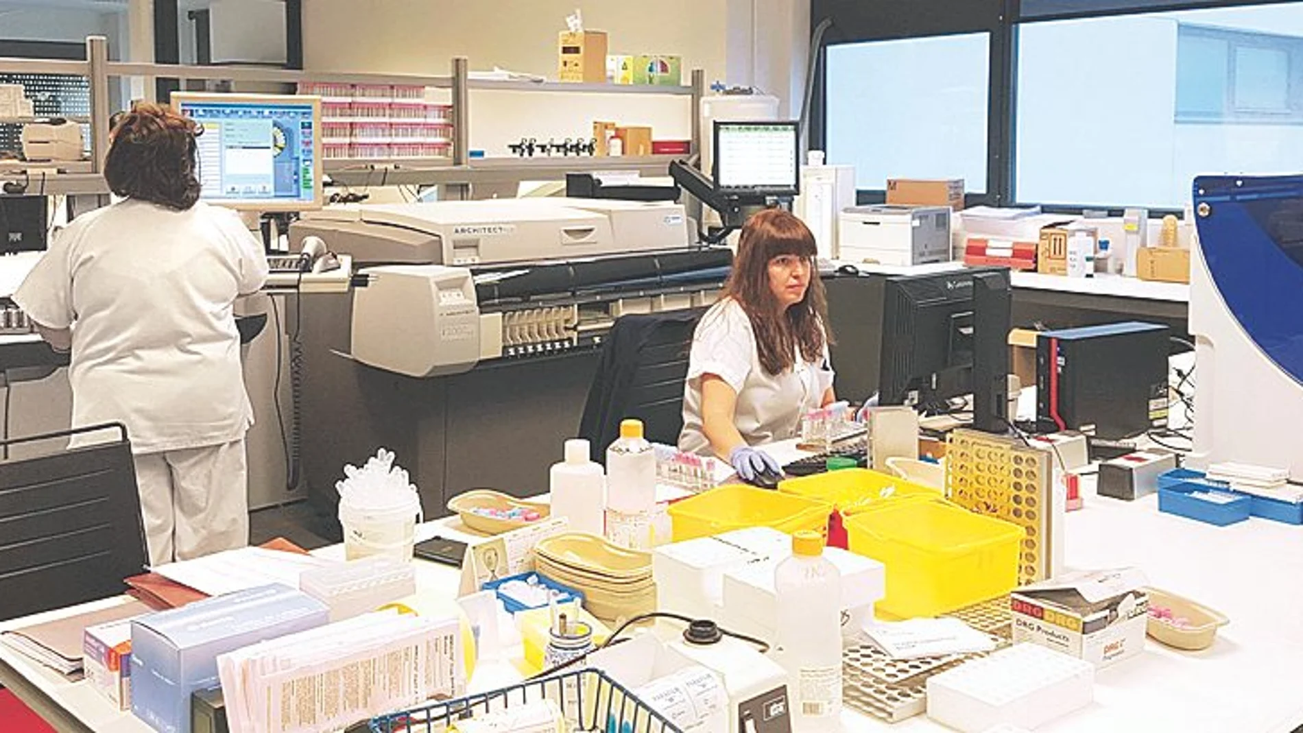 Los laboratorios del 12 de Octubre están capacitados para hacer más de 3.000 tipos de pruebas