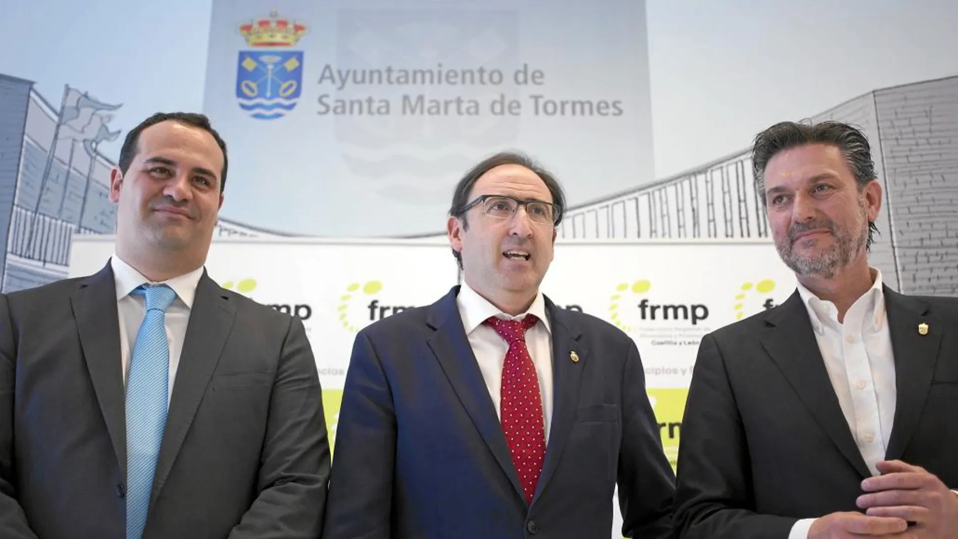 El presidente de la FRMP, Alfonso Polanco, junto al vicepresidente, José Luís Vázquez, y David Mingo
