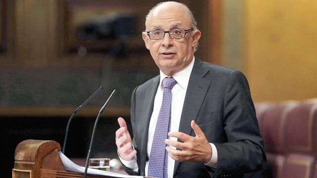 El ministro Montoro ha lanzado varias advertencias a la Comunitat los últimos días