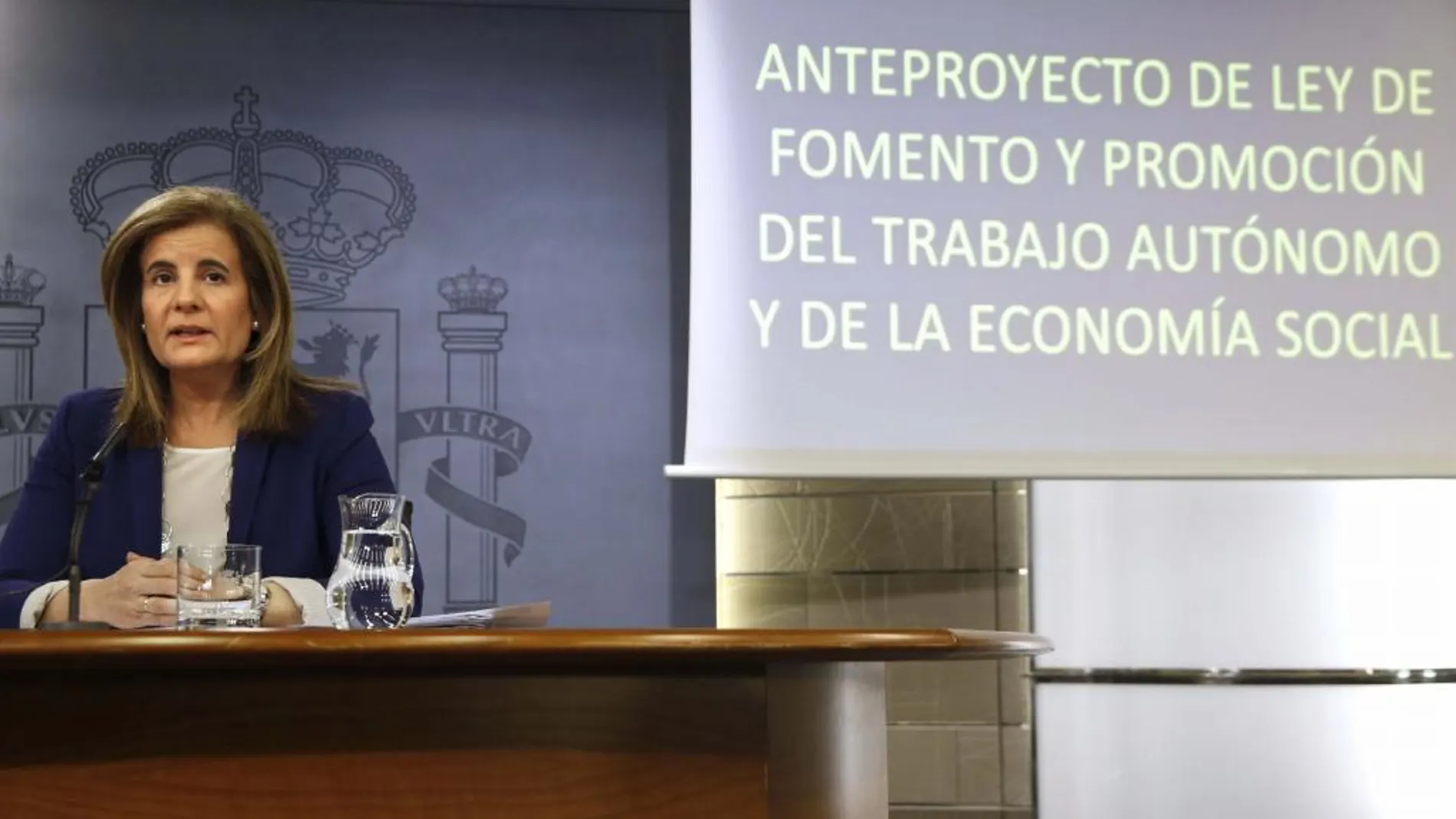 La ministra de Empleo, Fátima Báñez, durante la rueda de prensa ofrecida tras la reunión del Consejo de Ministros