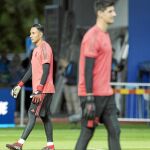 Keylor Navas y Courtois, en un entrenamiento antes de la Supercopa / Ap