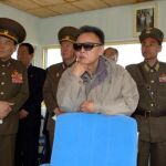 El líder norcoreano, Kim Jong-il, contempla las pruebas nucleares