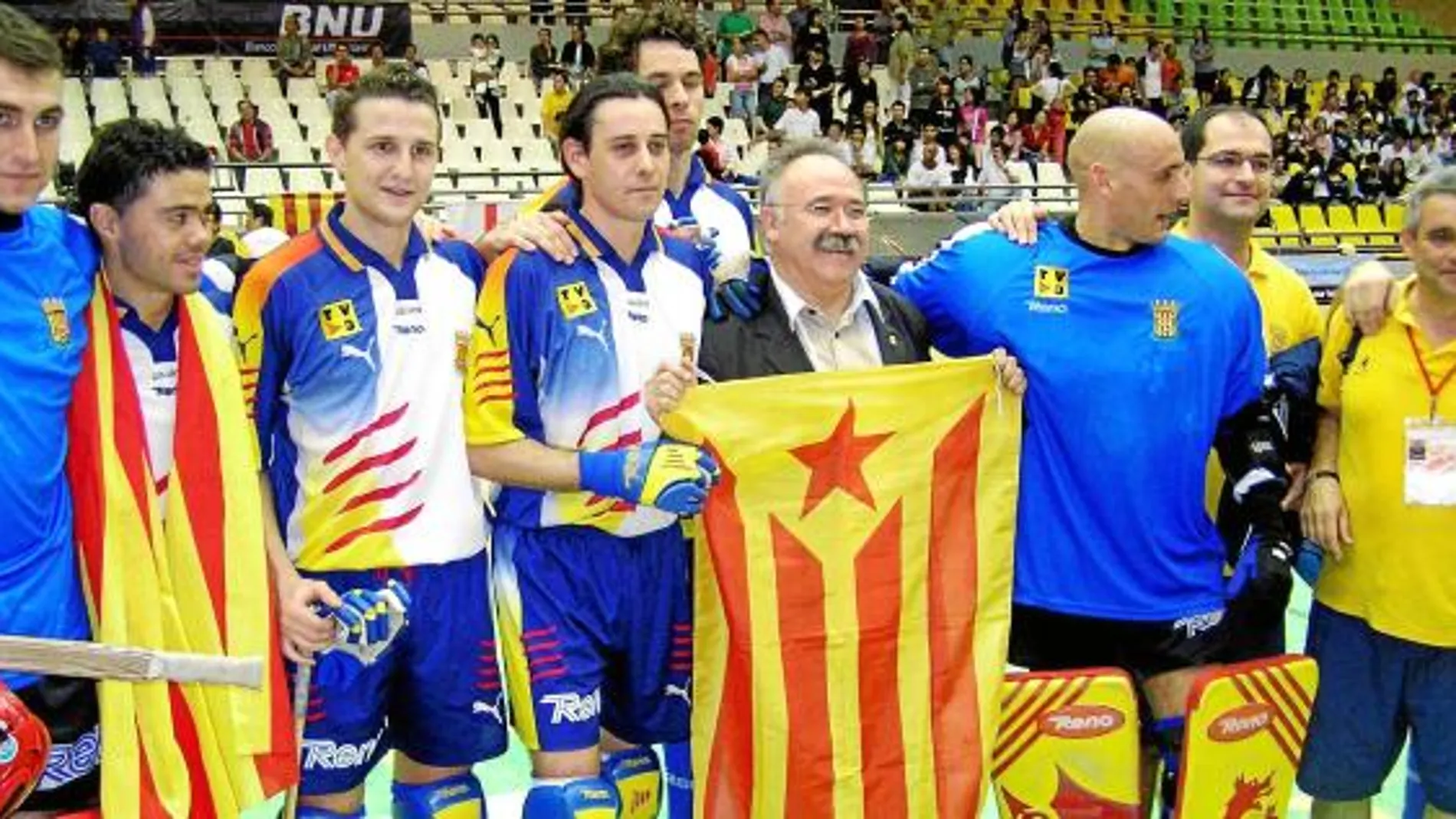 Carod acompañó a la selección catalana de hockey en el campeonato mundial B que se disputó en Macao en el año 2004
