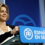 La secretaria general del PP, María Dolores de Cospedal, durante una comparecencia, hoy en la sede del partido