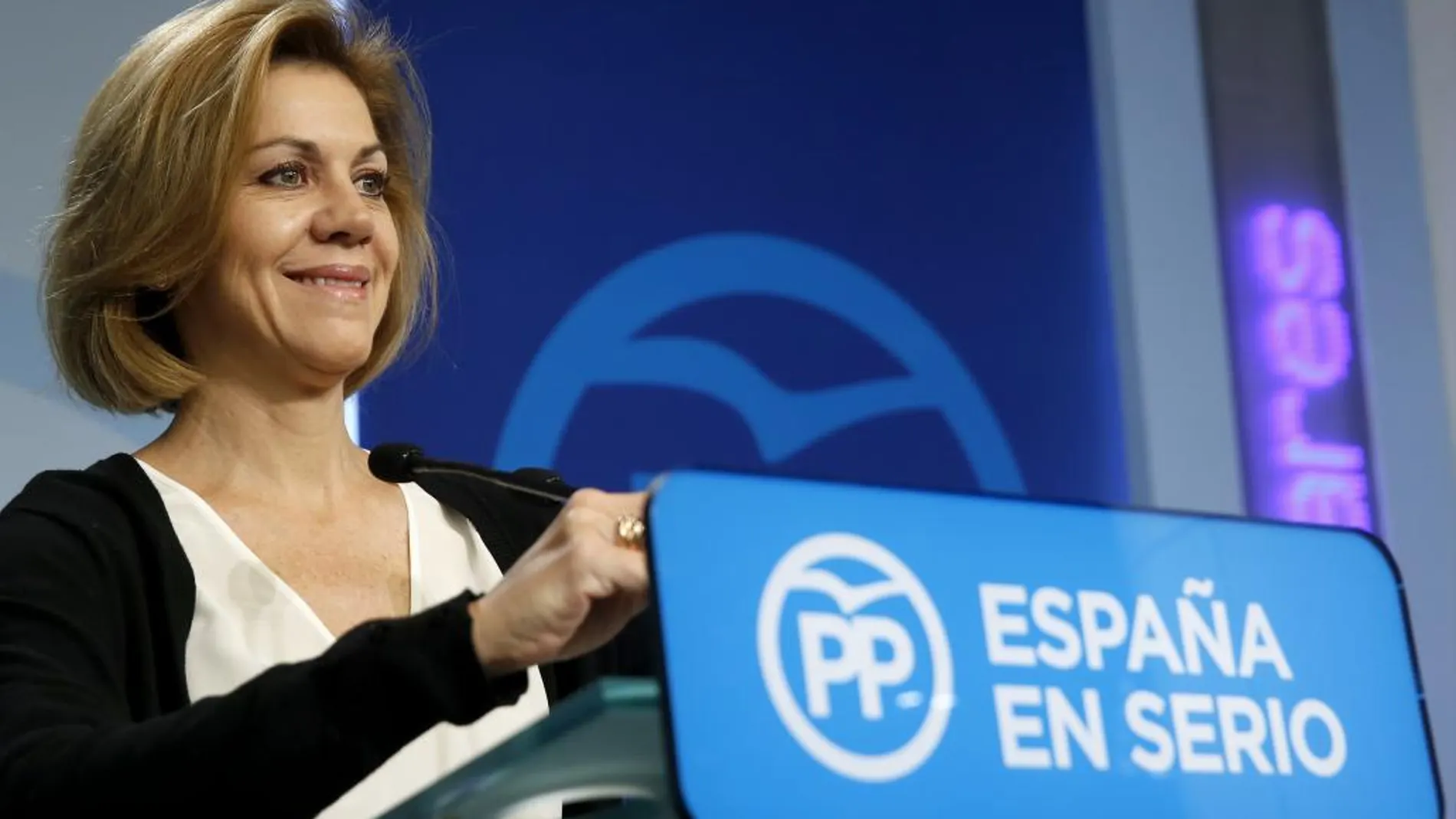 La secretaria general del PP, María Dolores de Cospedal, durante una comparecencia, hoy en la sede del partido