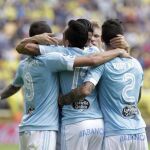 Los jugadores del Celta celebran el primer tanto marcado al Villarreal.