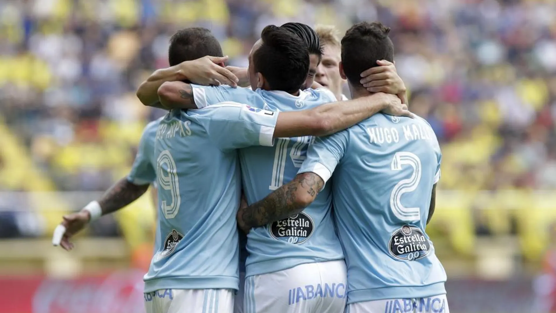 Los jugadores del Celta celebran el primer tanto marcado al Villarreal.