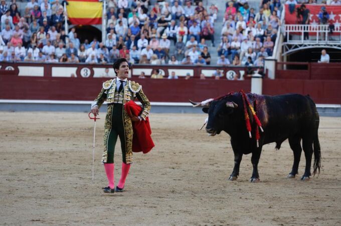 Pablo Aguado durante la lidia de su primer novillo esta temporada en Las Ventas