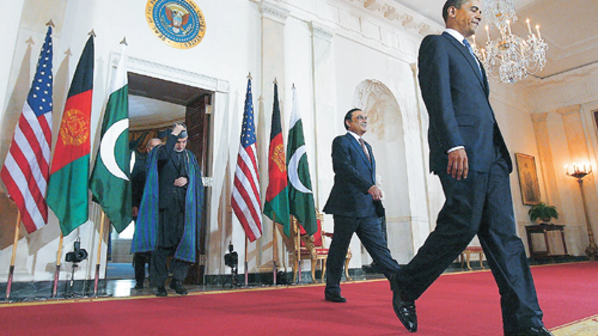Obama anuncia un «compromiso duradero» con Afganistán y Pakistán