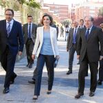 La Reina acompañada por el presidente Juan Vicente Herrera y el alcalde Alfonso Polanco.