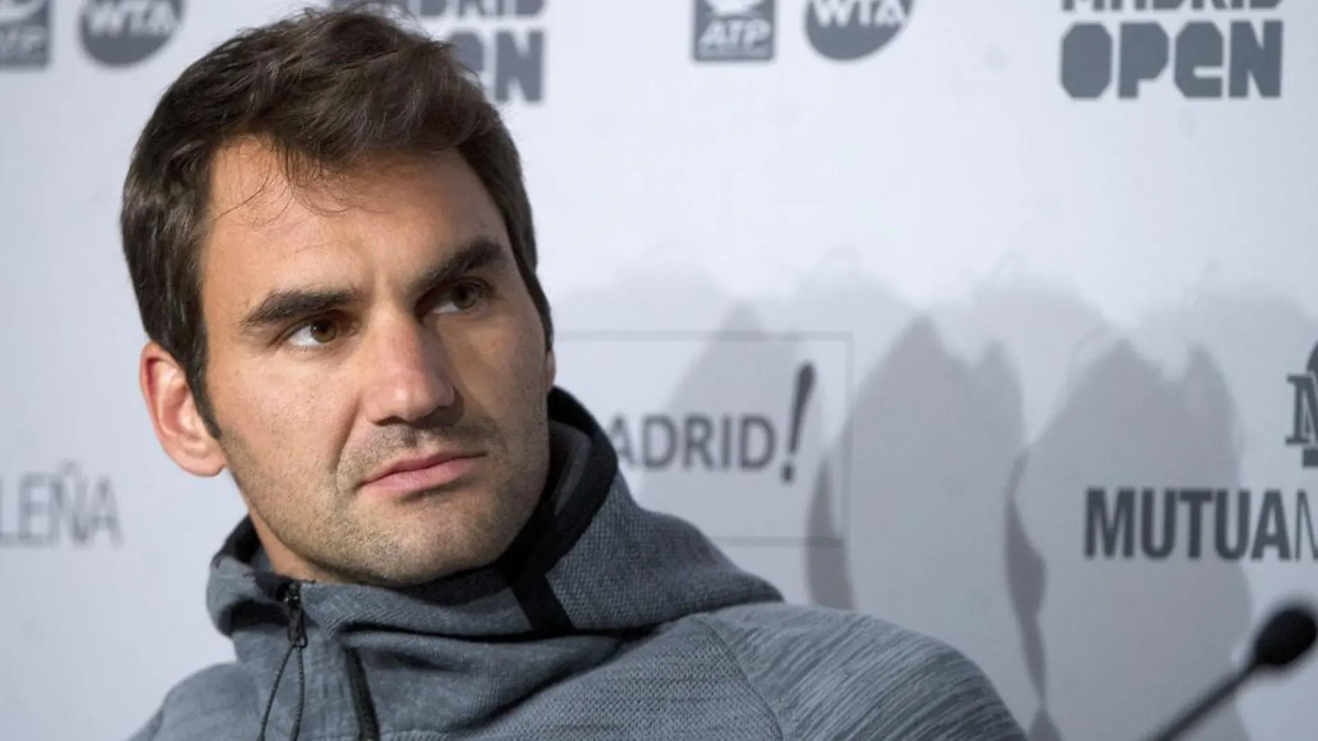 El tenista suizo Roger Federer, durante la rueda de prensa que ha ofrecido hoy en la que ha anunciado que será baja para el Masters 1.000 de Madrid.