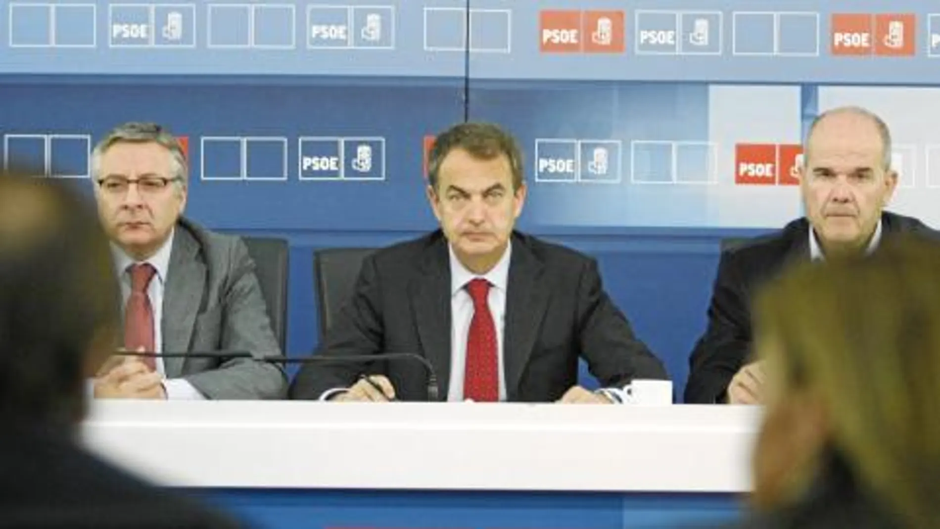 Zapatero recalcó a su dirección federal que la creación de empleo es más importante que las victorias electorales