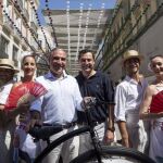 Juanma Moreno visitó ayer la Feria de Málaga