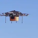  Amazon recibe permiso para repartir paquetes con drones