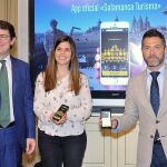 Fernández Mañueco presenta la nueva aplicación móvil para impulsar el turismo junto al concejal Julio López y Marta García