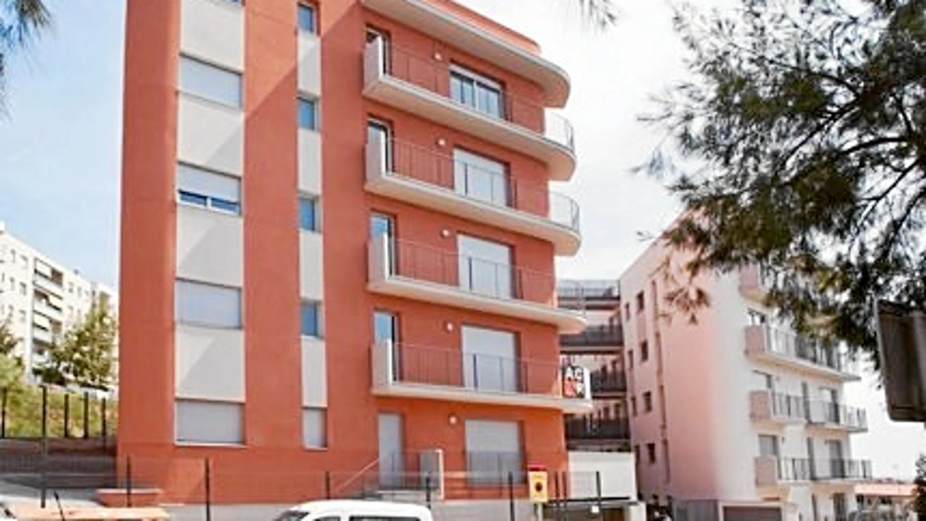 En la imagen, un bloque de pisos protegidos de la Generalitat en el municipio de Gavà