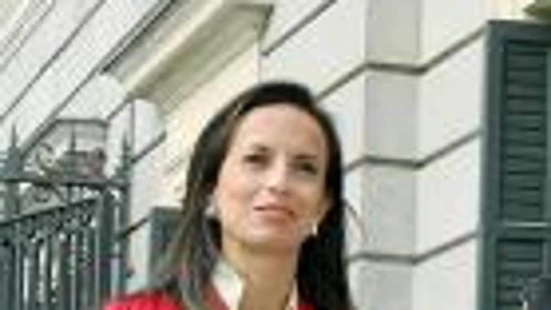 Beatriz Corredor se suma a la fuga de ministros