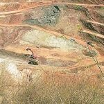 Algunas de las minas a cielo abierto de La Serranía son enormes
