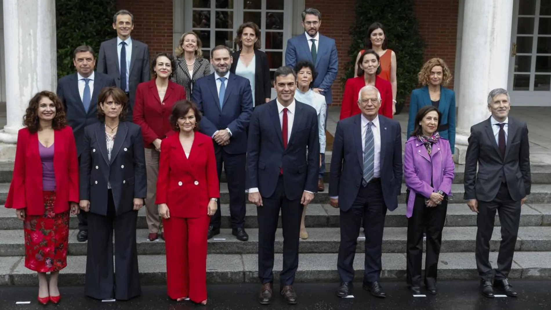 Primera foto del nuevo Consejo de Ministros del Gobierno de Pedro Sánchez / Foto: J. Fdez-Largo