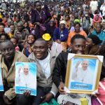 Misa multitudinaria en Uganda