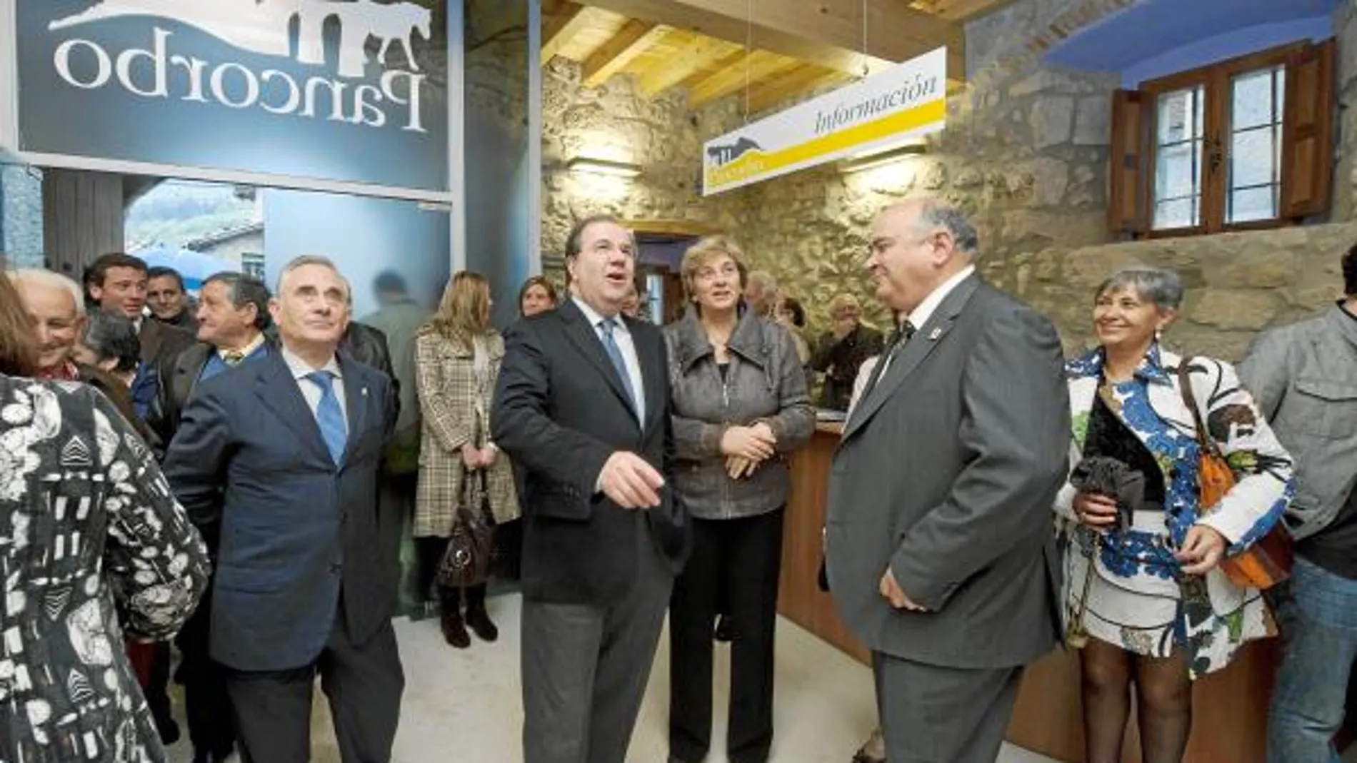 El presidente de la Junta, Juan Vicente Herrera visita el espacio de interpretación de los Montes Obarenes en Burgos acompañado por María Jesús Ruiz, Vicente Orden Vigara y Jaime Estefanía, entre otros