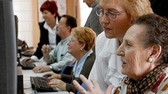 Clases de Internet en un Centro de Educación para Adultos en la provincia de León