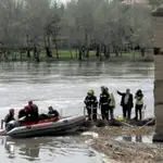 Los Bomberos de Zamora realizan labores de búsqueda en el río Duero