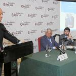 El secretario de Estado Jaime García-Legaz, junto al presidente de la Cámara de Comercio, Francisco Herrero, y el delegado de LA RAZÓN Paco Reyero