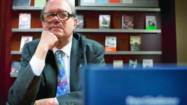 El Pere Gimferrer poeta regresa con la publicación de «Marinejant», un libro en el que vuelve a demostrar ser una de las mejores voces de la lírica catalana actual
