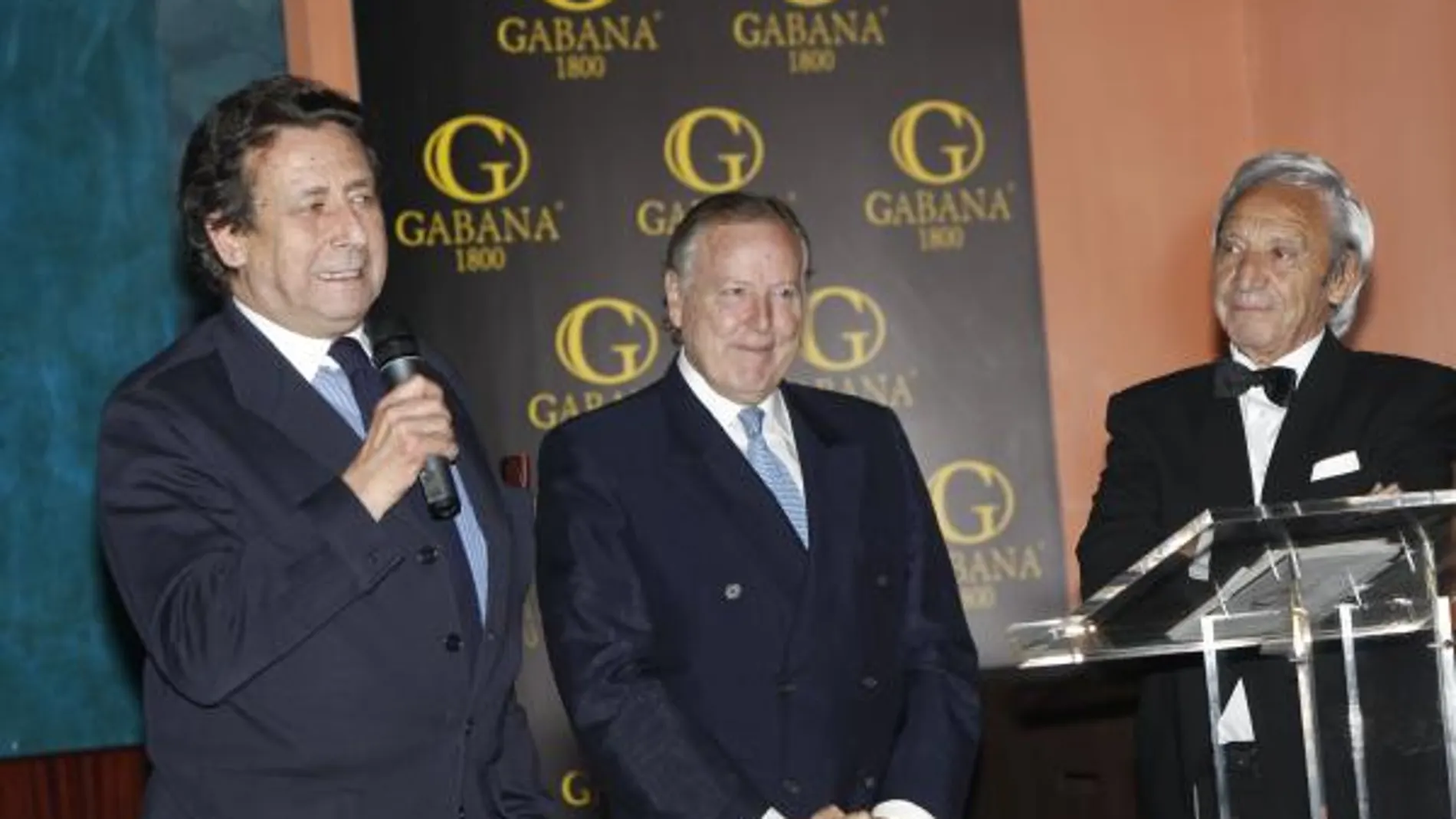Alfonso Ussía, El Juli y Bautista, premiados por Gabana