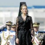 La Infanta Elena entrega la bandera de combate a la «Méndez Núñez»
